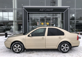 Подержанный автомобиль Volkswagen Bora Sedan 2002 года (8 фото)