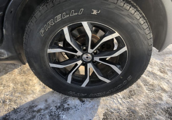 Подержанный автомобиль BMW X5 2006 года (16 фото)