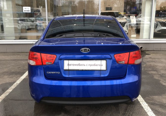 Подержанный автомобиль Kia Cerato Sedan 2010 года (6 фото)