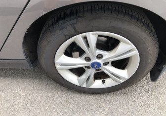 Подержанный автомобиль Ford Focus Sedan 2012 года (14 фото)