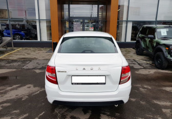 Подержанный автомобиль LADA (ВАЗ) Granta Sedan 2021 года (6 фото)