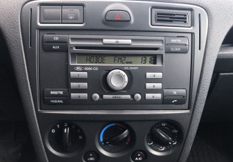 Подержанный автомобиль Ford Fusion 2007 года (11 фото)