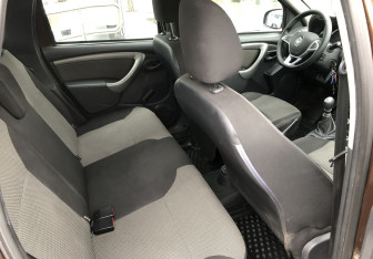 Подержанный автомобиль Renault Duster 2015 года (11 фото)