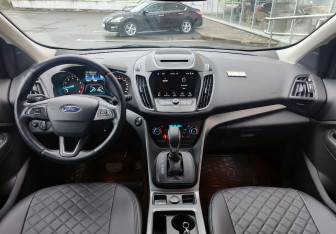 Подержанный автомобиль Ford Kuga 2018 года (15 фото)