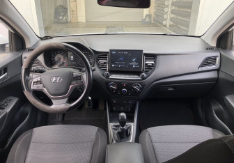 Подержанный автомобиль Hyundai Solaris Sedan 2020 года (10 фото)