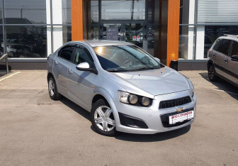 Подержанный автомобиль Chevrolet Aveo Sedan 2014 года (3 фото)