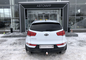 Подержанный автомобиль Kia Sportage 2015 года (6 фото)