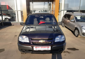 Подержанный автомобиль Chevrolet Niva 2011 года (2 фото)