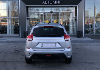 Подержанный автомобиль LADA (ВАЗ) XRAY 2016 года (6 фото)