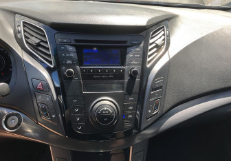 Подержанный автомобиль Hyundai i40 Sedan 2013 года (12 фото)