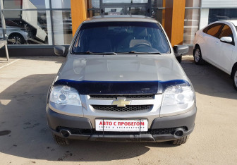 Подержанный автомобиль Chevrolet Niva 2015 года (2 фото)