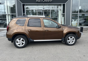 Подержанный автомобиль Renault Duster 2016 года (4 фото)