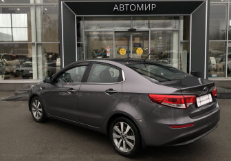 Подержанный автомобиль Kia Rio Sedan 2015 года (7 фото)