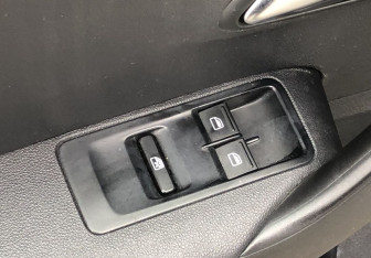 Подержанный автомобиль Volkswagen Polo Sedan 2012 года (13 фото)