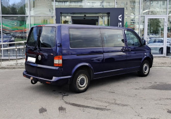 Подержанный автомобиль Volkswagen Caravelle 2007 года (5 фото)