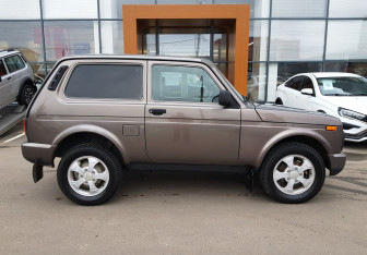 Подержанный автомобиль LADA (ВАЗ) 2121 (4x4) 2017 года (4 фото)