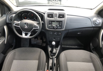 Подержанный автомобиль Renault Logan Sedan 2019 года (10 фото)