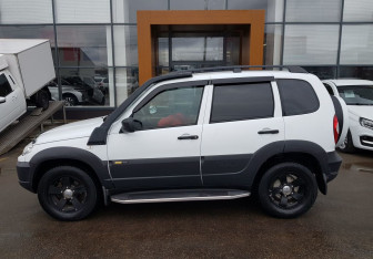 Подержанный автомобиль Chevrolet Niva 2017 года (8 фото)