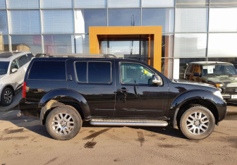 Подержанный автомобиль Nissan Pathfinder 2013 года (4 фото)