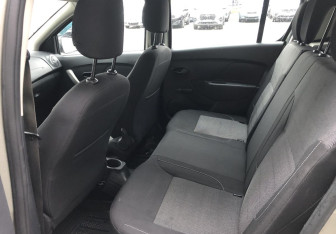 Подержанный автомобиль Renault Sandero 2019 года (11 фото)