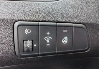 Подержанный автомобиль Hyundai Elantra Sedan 2015 года (18 фото)