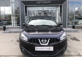 Подержанный автомобиль Nissan Qashqai 2012 года (2 фото)