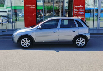 Подержанный автомобиль Opel Corsa 2005 года (8 фото)