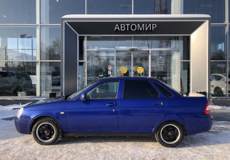 Подержанный автомобиль LADA (ВАЗ) Priora Sedan 2010 года (8 фото)