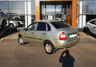 Подержанный автомобиль LADA (ВАЗ) Kalina Sedan 2010 года (7 фото)