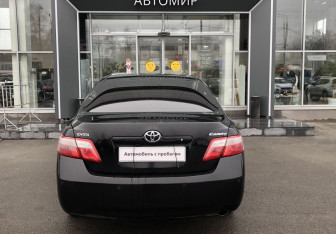 Подержанный автомобиль Toyota Camry Sedan 2009 года (6 фото)