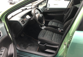 Подержанный автомобиль Peugeot 307 Hatchback 2002 года (9 фото)