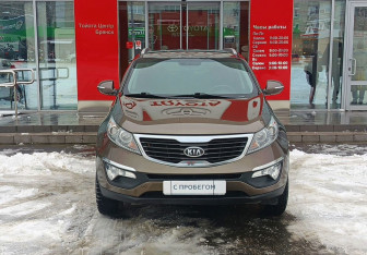 Подержанный автомобиль Kia Sportage 2011 года (2 фото)