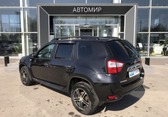 Подержанный автомобиль Nissan Terrano 2015 года (7 фото)