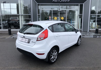 Подержанный автомобиль Ford Fiesta Hatchback 2016 года (5 фото)