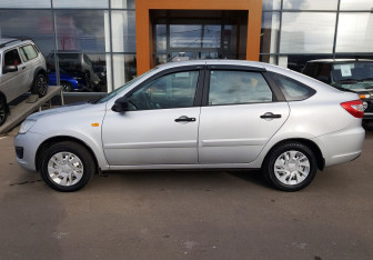 Подержанный автомобиль LADA (ВАЗ) Granta Liftback 2016 года (8 фото)