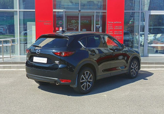 Подержанный автомобиль Mazda CX-5 2017 года (5 фото)