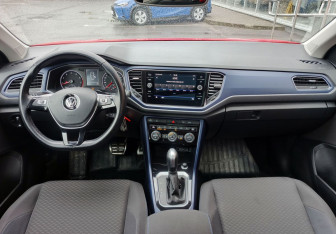 Подержанный автомобиль Volkswagen T-Roc 2020 года (15 фото)