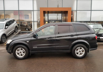 Подержанный автомобиль SsangYong Kyron 2008 года (8 фото)