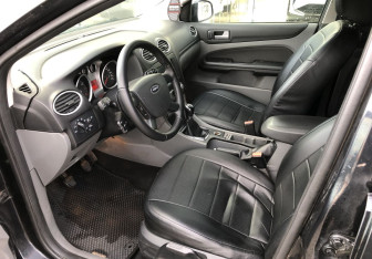 Подержанный автомобиль Ford Focus Sedan 2008 года (9 фото)