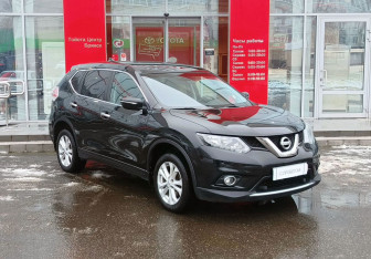 Подержанный автомобиль Nissan X-Trail 2017 года (3 фото)