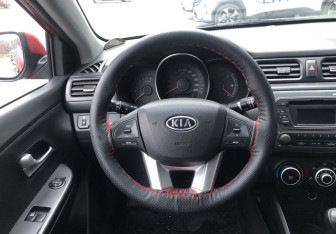 Подержанный автомобиль Kia Rio Sedan 2012 года (12 фото)