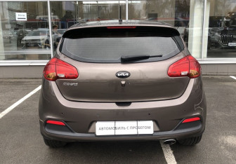 Подержанный автомобиль Kia Ceed Hatchback 2013 года (6 фото)