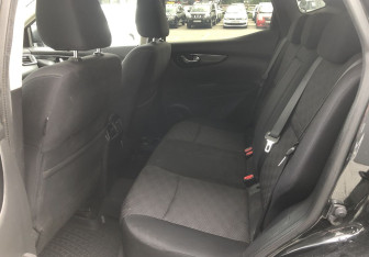 Подержанный автомобиль Nissan Qashqai 2015 года (11 фото)