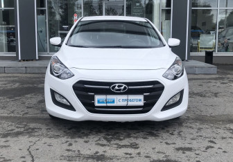 Подержанный автомобиль Hyundai i30 Hatchback 2015 года (2 фото)