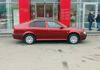 Подержанный автомобиль Skoda Octavia Liftback 2006 года (4 фото)