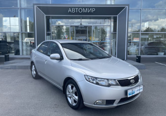 Подержанный автомобиль Kia Cerato Sedan 2011 года (3 фото)