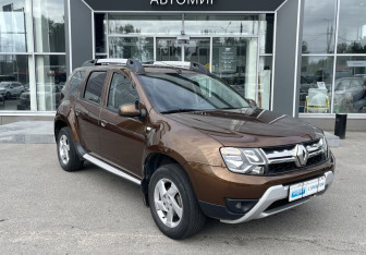 Подержанный автомобиль Renault Duster 2016 года (3 фото)