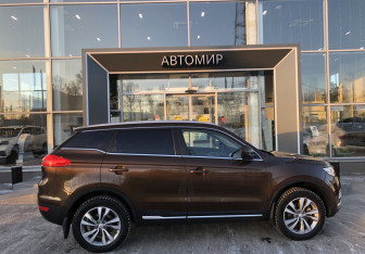 Подержанный автомобиль Geely Atlas 2019 года (4 фото)