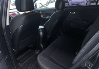 Подержанный автомобиль Kia Sportage 2011 года (10 фото)