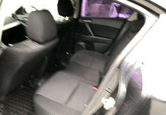 Подержанный автомобиль Mazda 3 Sedan 2012 года (11 фото)